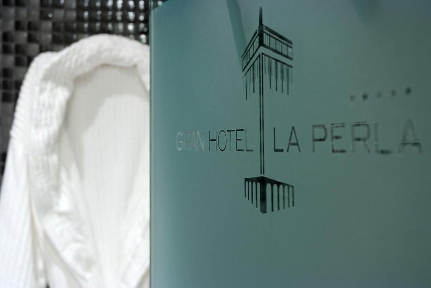 Hotel La Perla by null