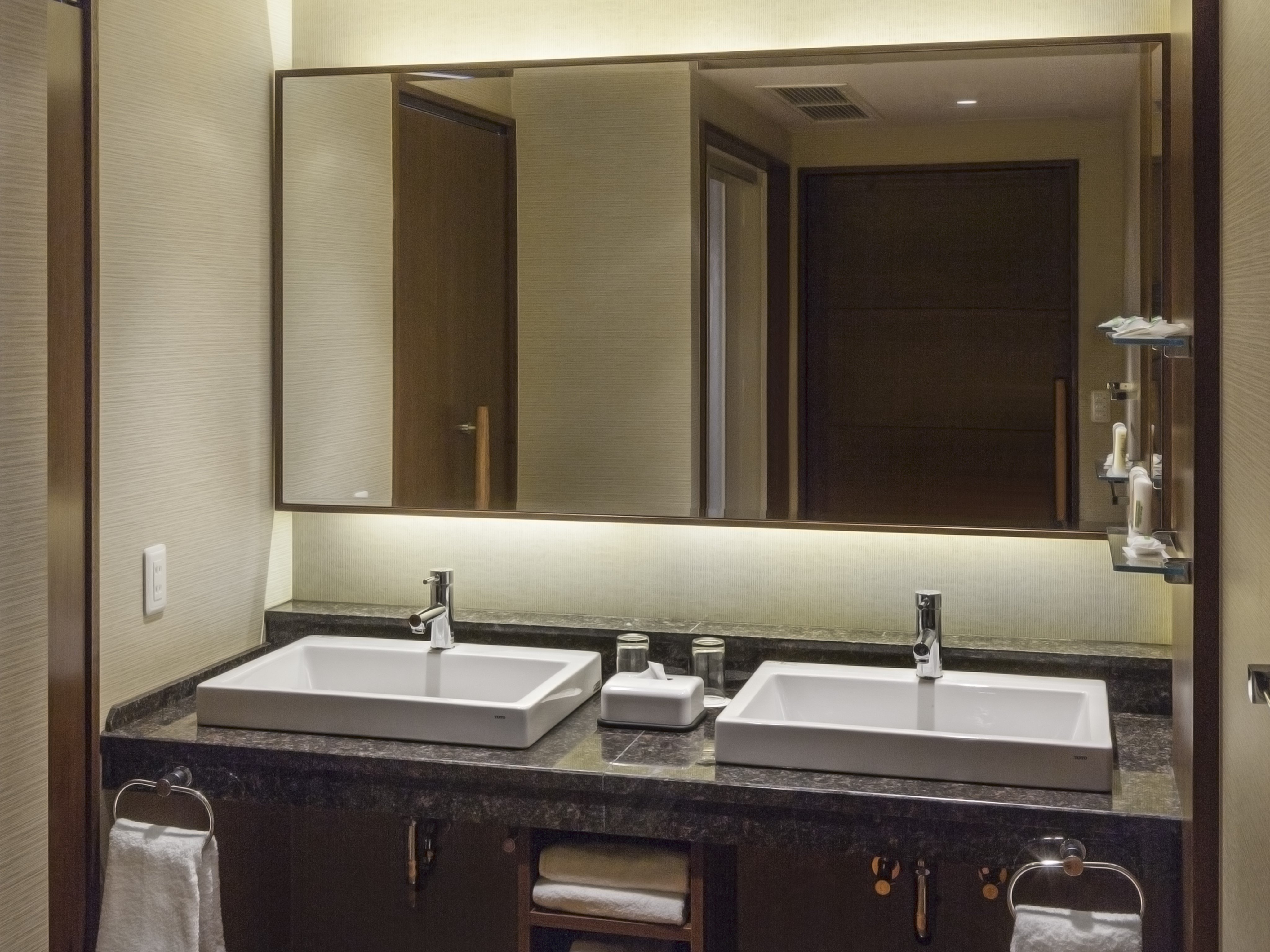 ANA Holiday Inn Kanazawa Sky by null