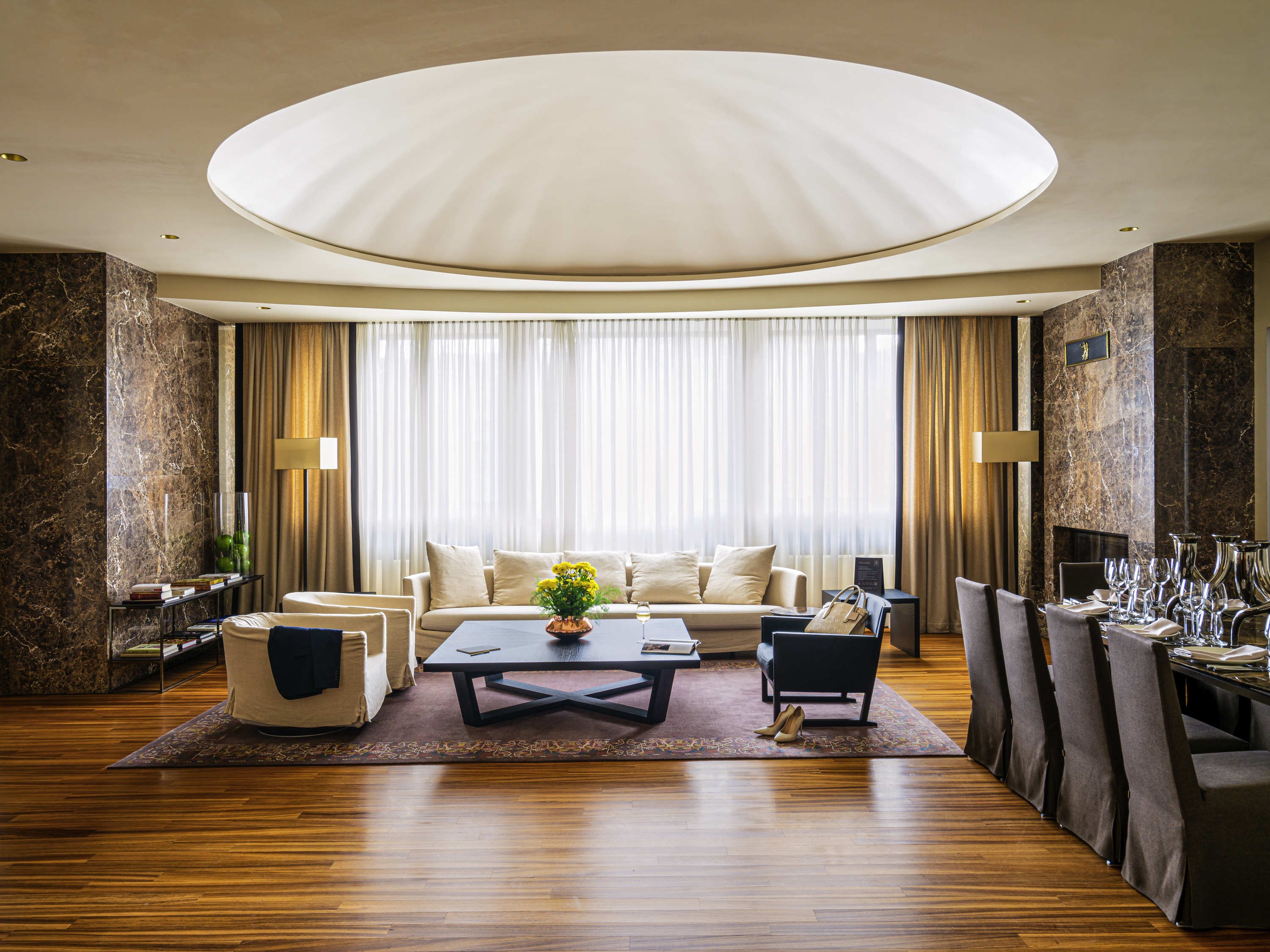 Berd's Hotel by null