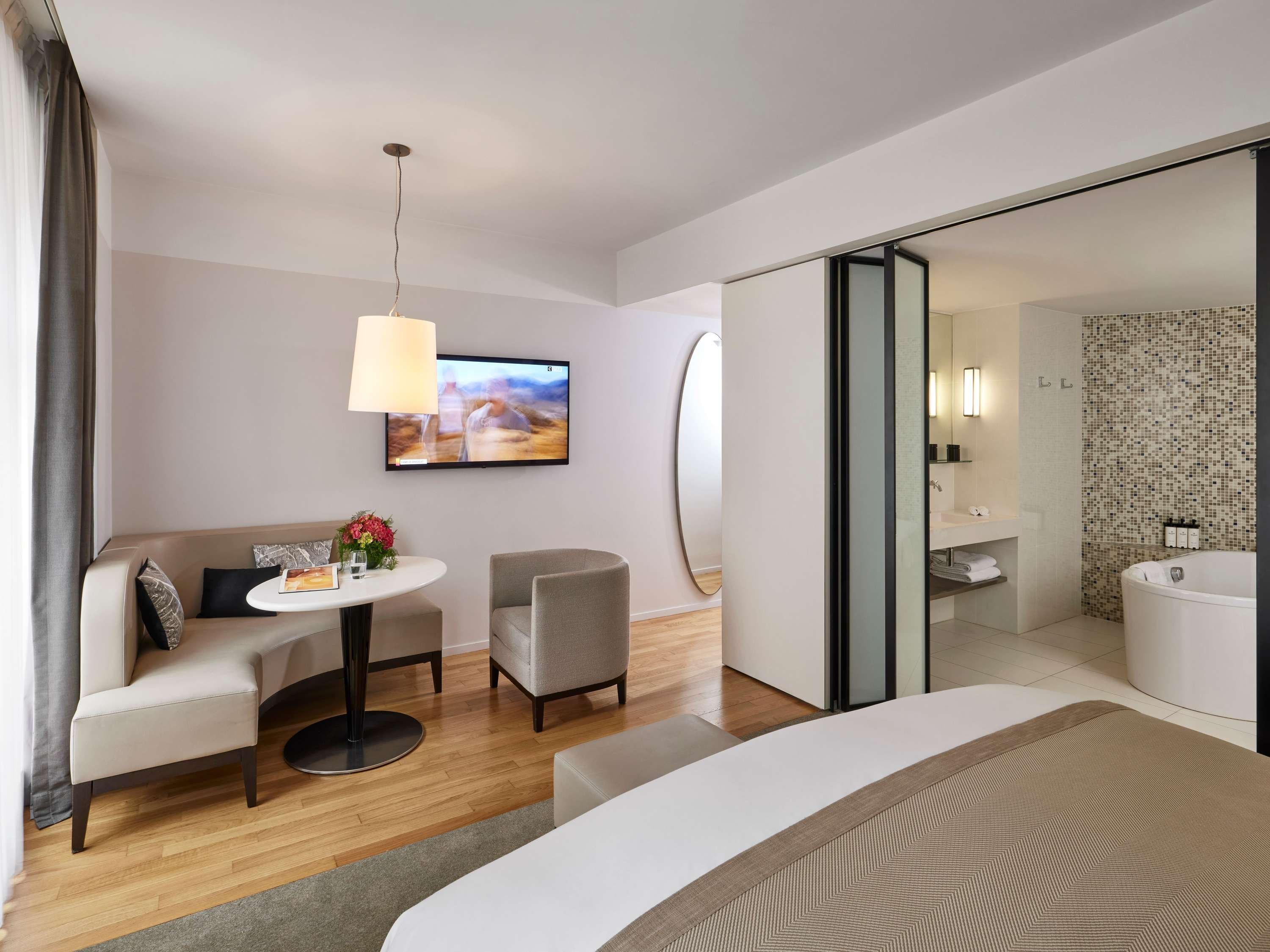 Sofitel Paris Arc de Triomphe by null