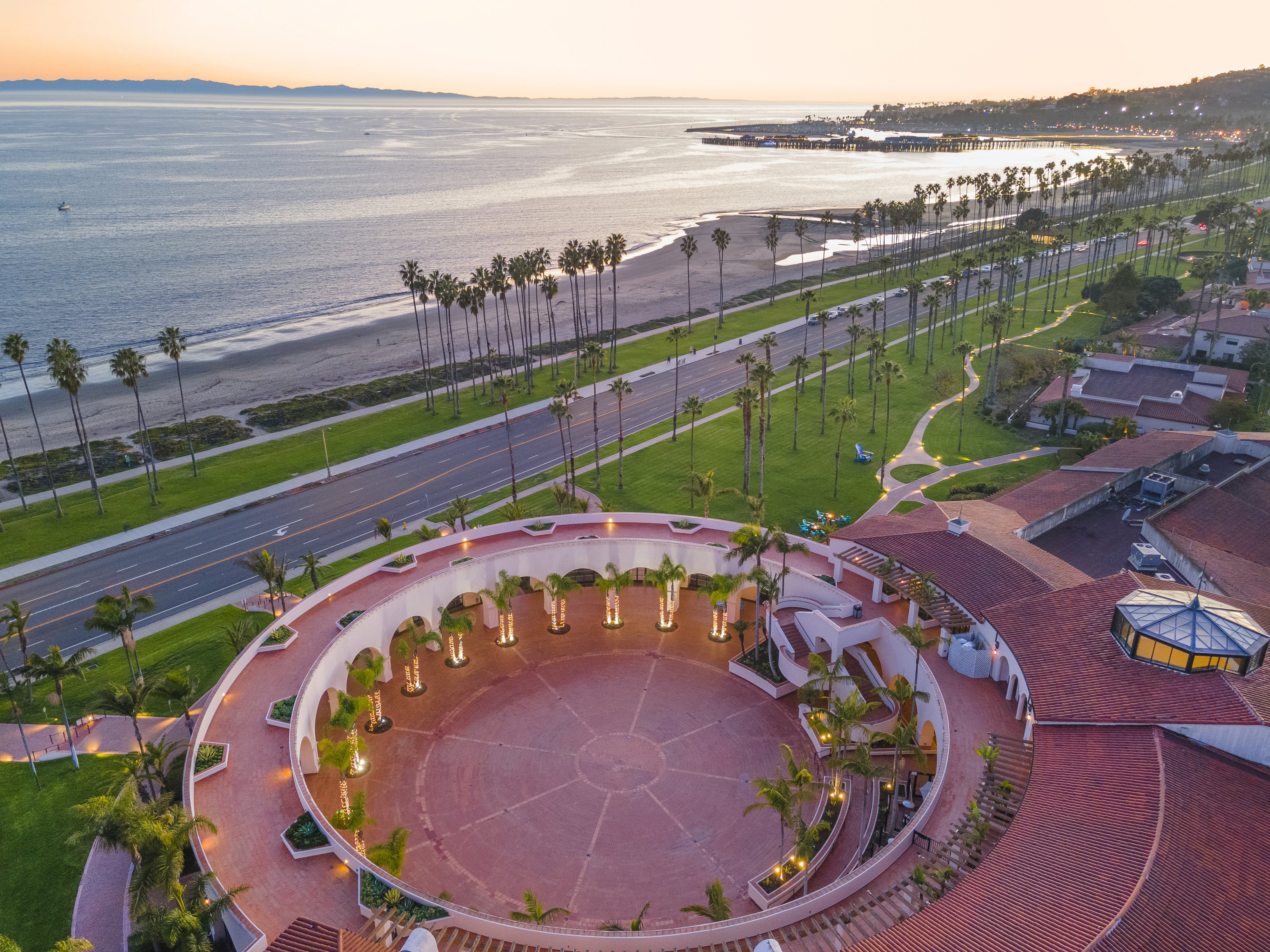 East Beach (Santa Barbara, CA) by null