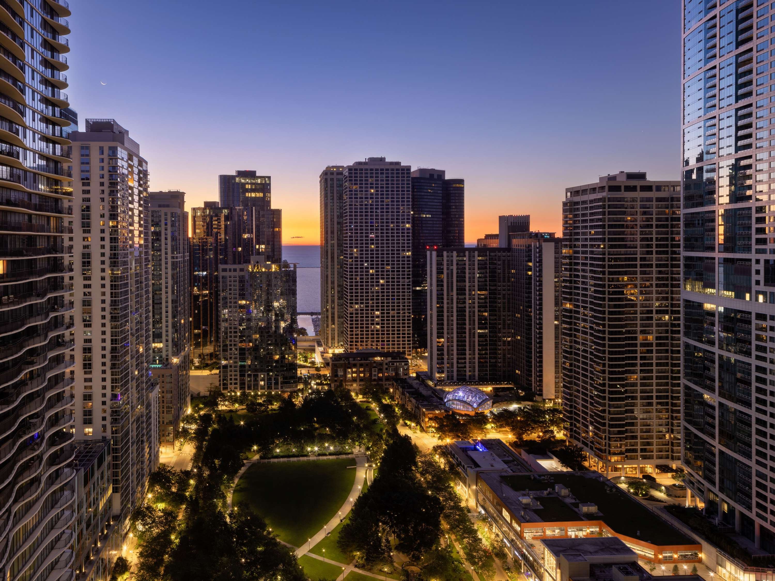 Fairmont Chicago, Millennium Park by null