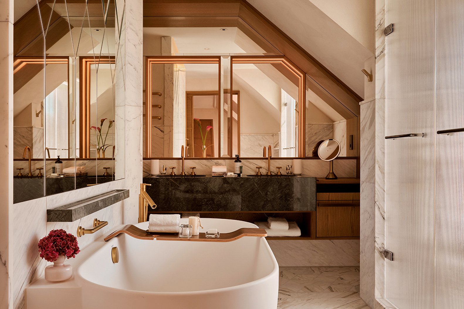 Rosewood Munich by null