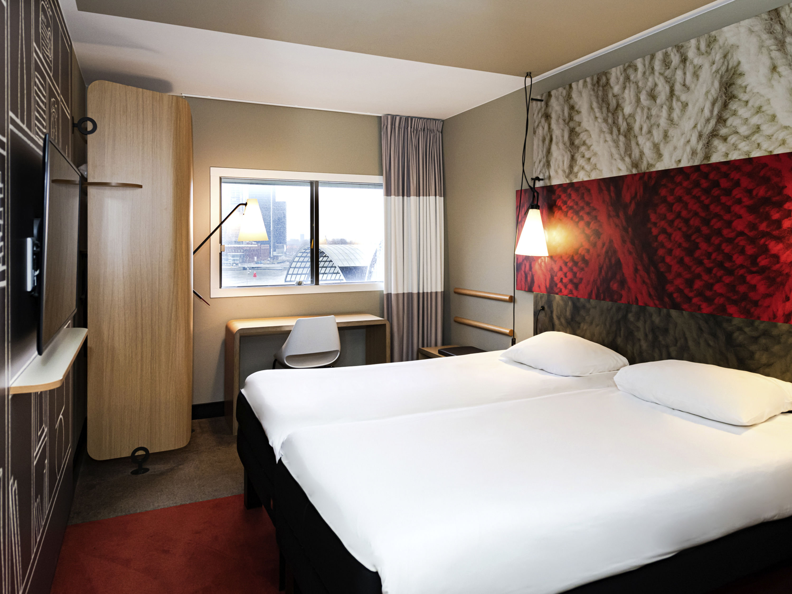 ibis Amsterdam Centre by null