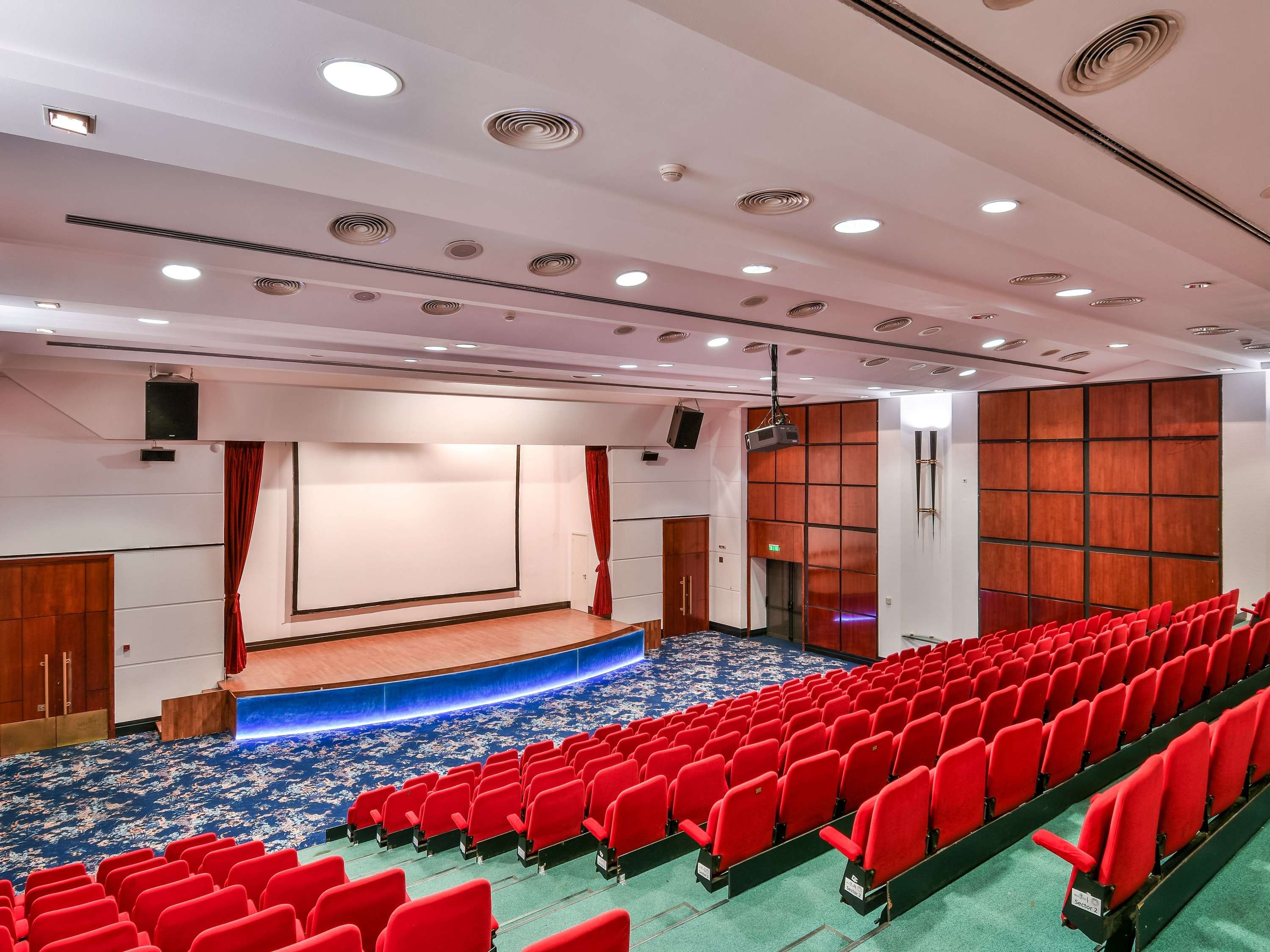 Pullman Bucharest World Trade Center by null