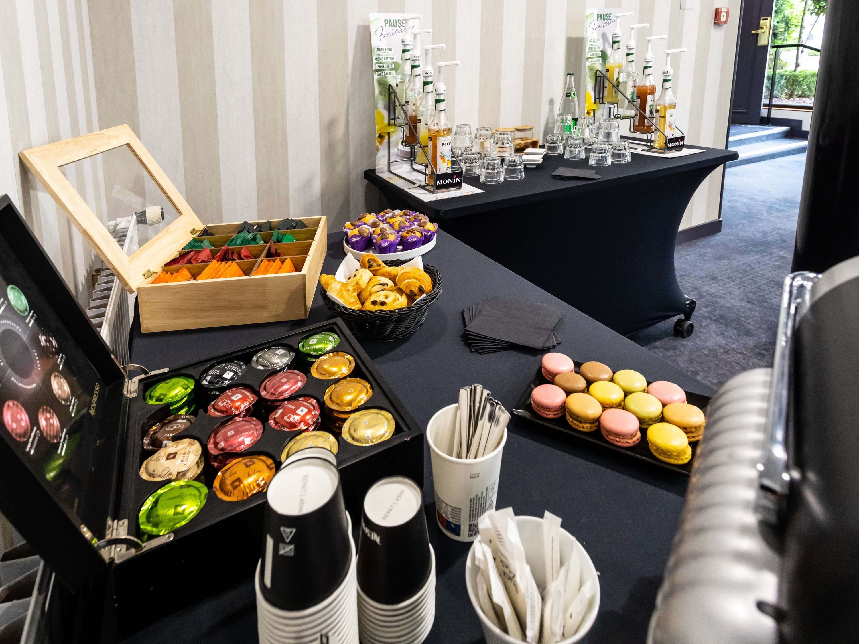 Hôtel de Bourbon Mercure Bourges Centre – Jardin - Parking privé gratuit by null