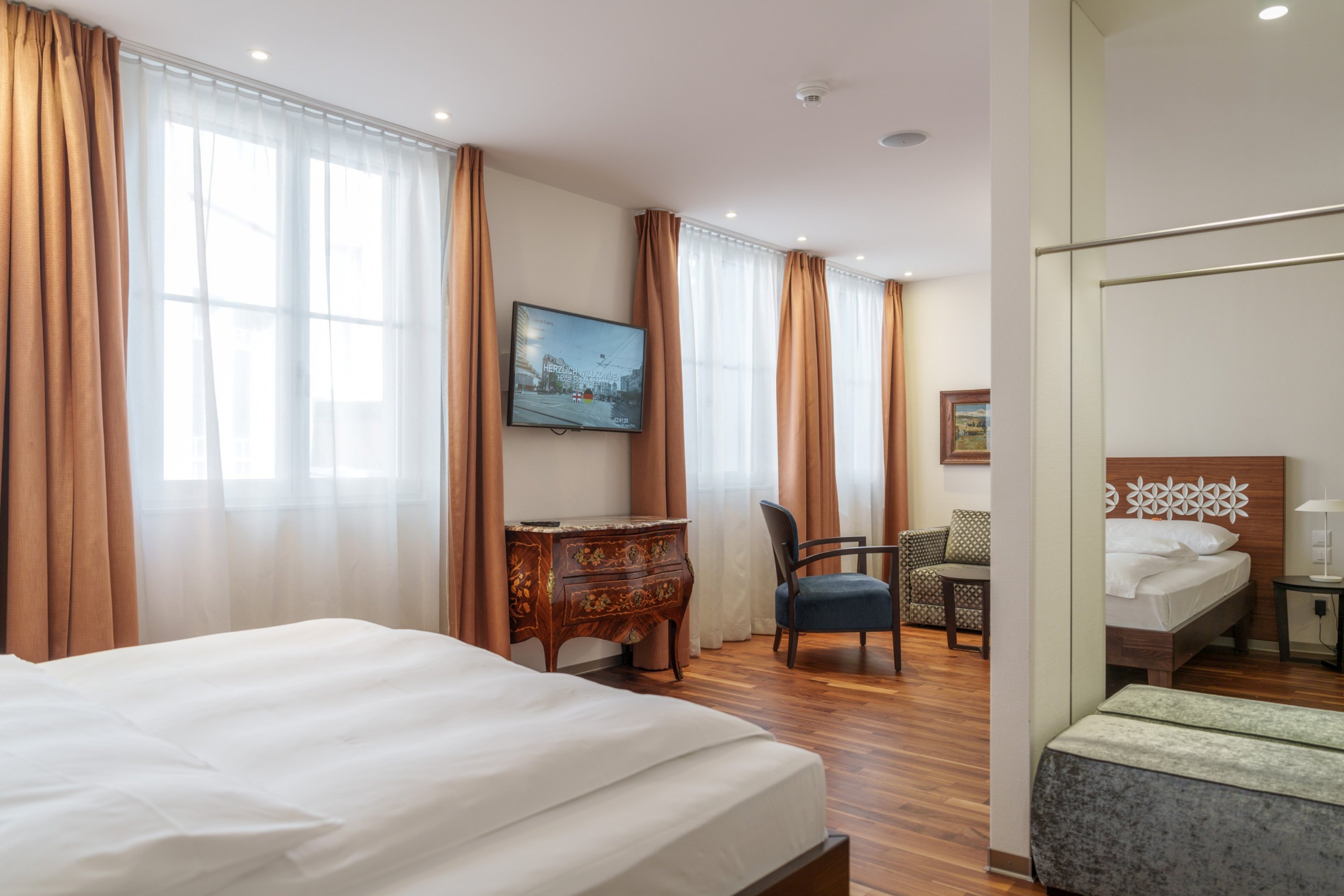 Hotel Schweizerhof Basel by null