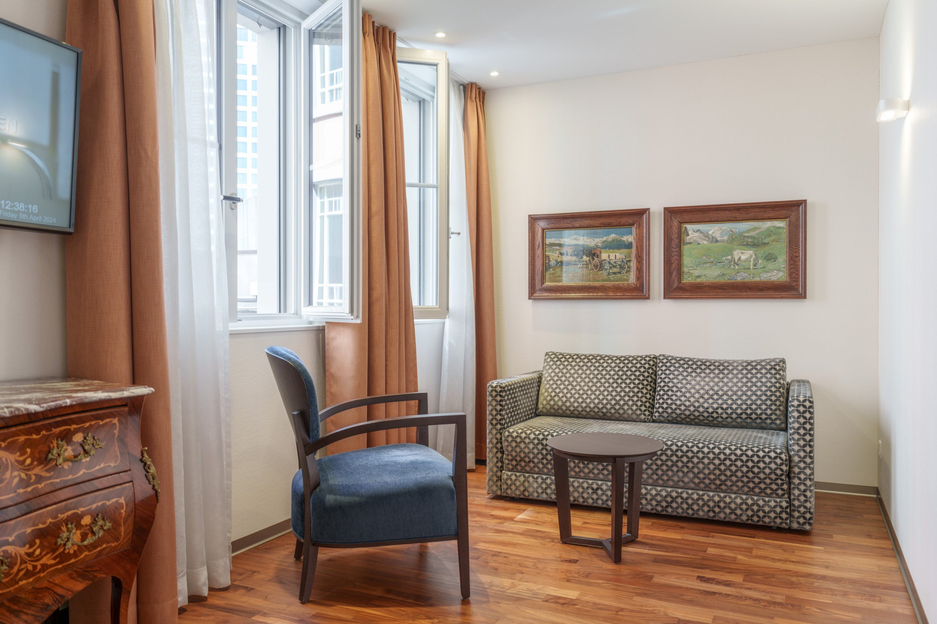 Hotel Schweizerhof Basel by null