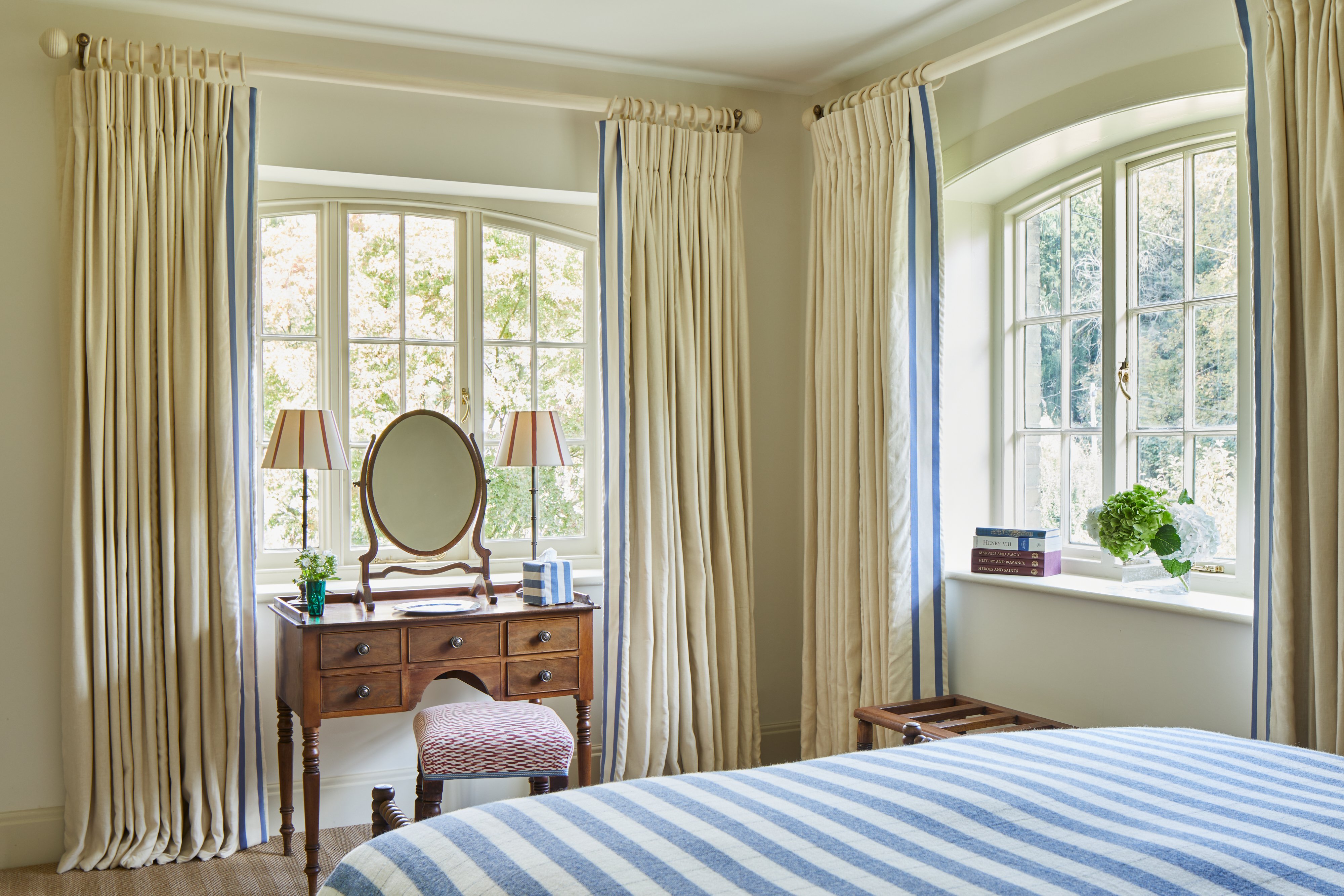 The Goodwood Hotel by null